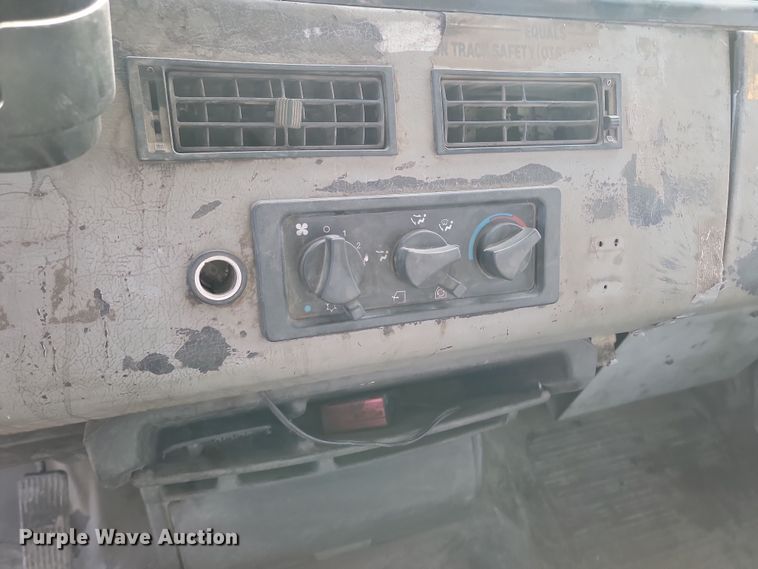 image for item KT9931 2003 Freightliner FL80  utility / service truck
