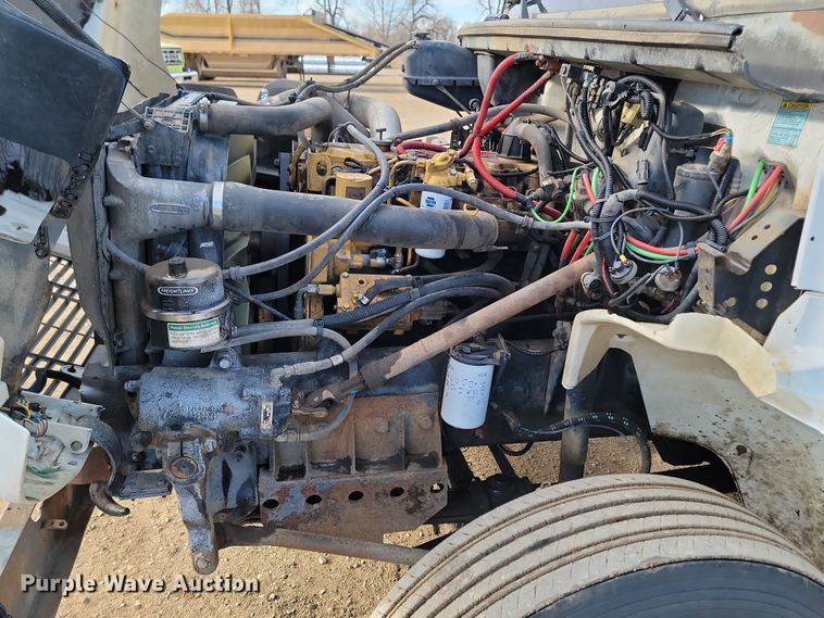 image for item KT9931 2003 Freightliner FL80  utility / service truck