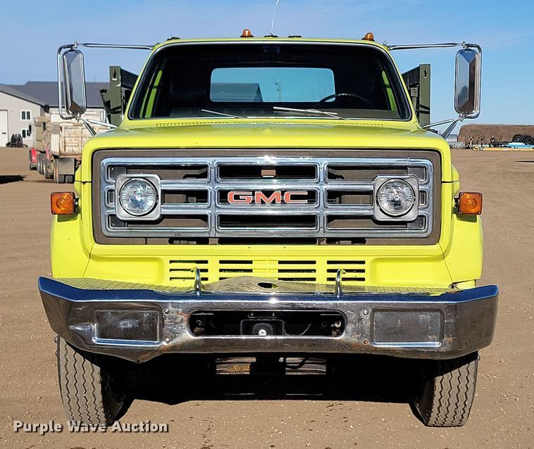 image for item KT9932 1978 GMC 6500 Sierra  flatbed truck