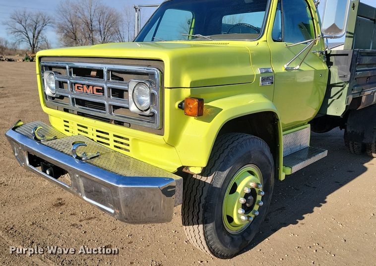 image for item KT9932 1978 GMC 6500 Sierra  flatbed truck