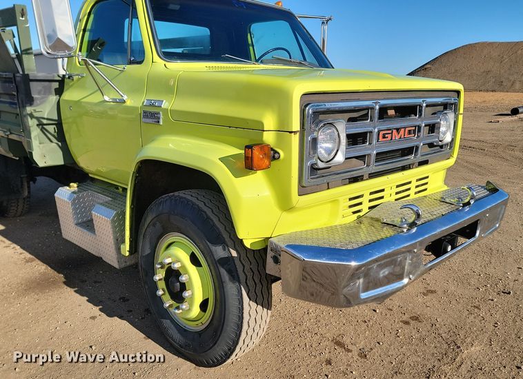 image for item KT9932 1978 GMC 6500 Sierra  flatbed truck