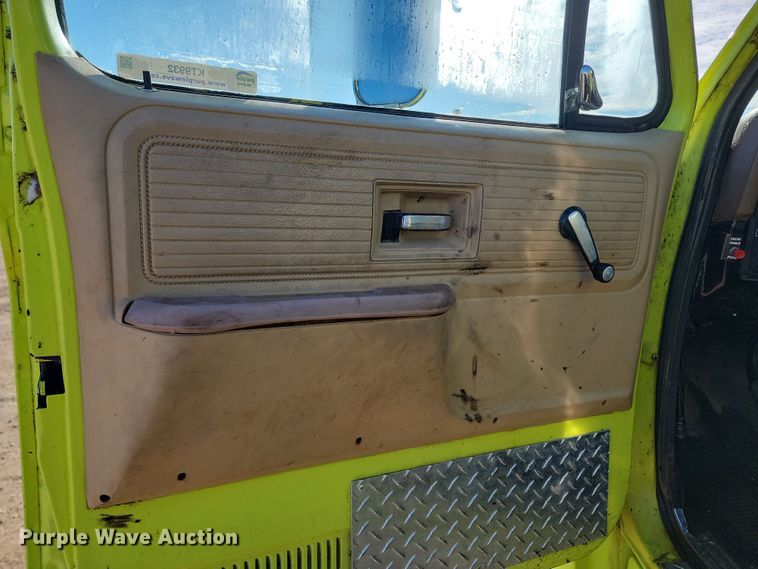 image for item KT9932 1978 GMC 6500 Sierra  flatbed truck