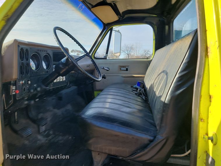 image for item KT9932 1978 GMC 6500 Sierra  flatbed truck