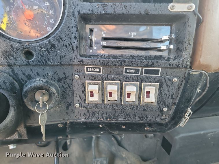 image for item KT9932 1978 GMC 6500 Sierra  flatbed truck