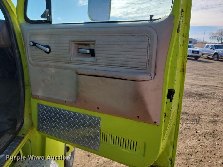 image for item KT9932 1978 GMC 6500 Sierra  flatbed truck