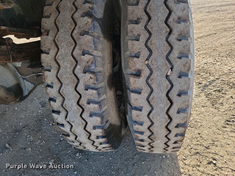 image for item KT9932 1978 GMC 6500 Sierra  flatbed truck