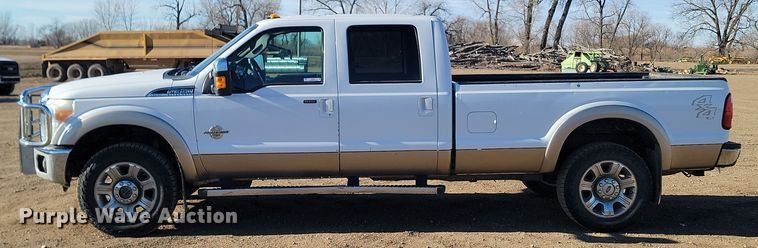 image for item KT9934 2012 Ford  F350 Super Duty Lariat  Crew Cab pickup truck