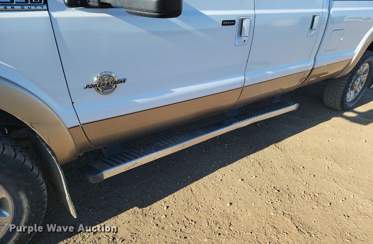 image for item KT9934 2012 Ford  F350 Super Duty Lariat  Crew Cab pickup truck