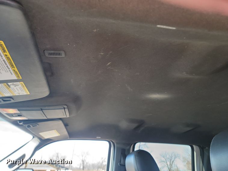 image for item KT9934 2012 Ford  F350 Super Duty Lariat  Crew Cab pickup truck