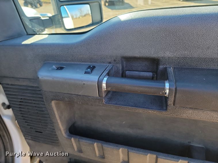 image for item KT9934 2012 Ford  F350 Super Duty Lariat  Crew Cab pickup truck