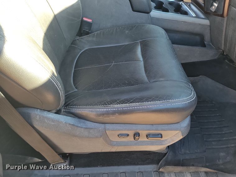 image for item KT9934 2012 Ford  F350 Super Duty Lariat  Crew Cab pickup truck