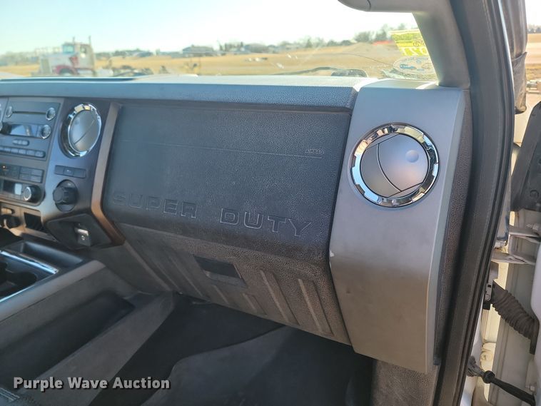 image for item KT9934 2012 Ford  F350 Super Duty Lariat  Crew Cab pickup truck