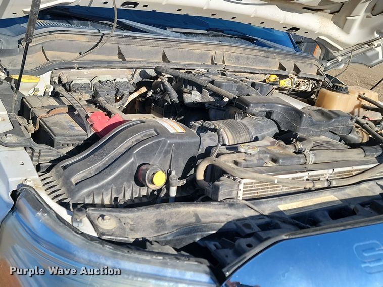 image for item KT9934 2012 Ford  F350 Super Duty Lariat  Crew Cab pickup truck