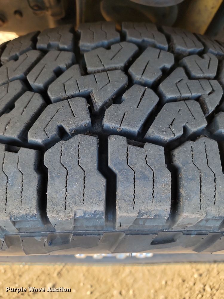 image for item KT9934 2012 Ford  F350 Super Duty Lariat  Crew Cab pickup truck