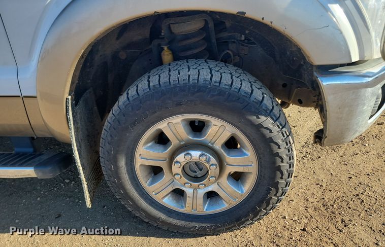 image for item KT9934 2012 Ford  F350 Super Duty Lariat  Crew Cab pickup truck