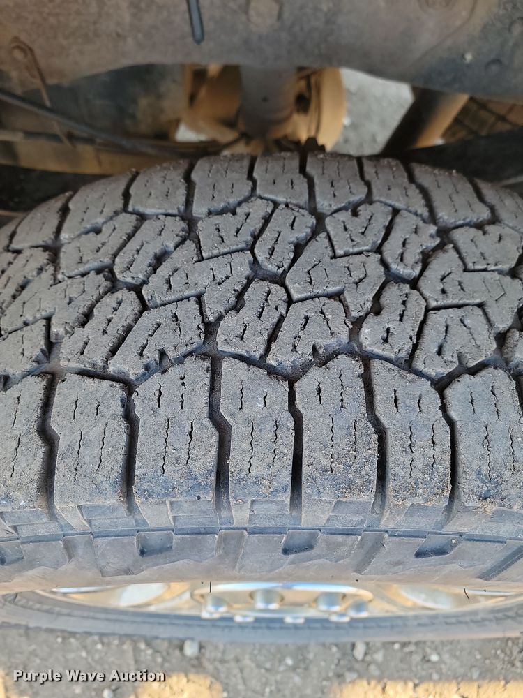 image for item KT9934 2012 Ford  F350 Super Duty Lariat  Crew Cab pickup truck