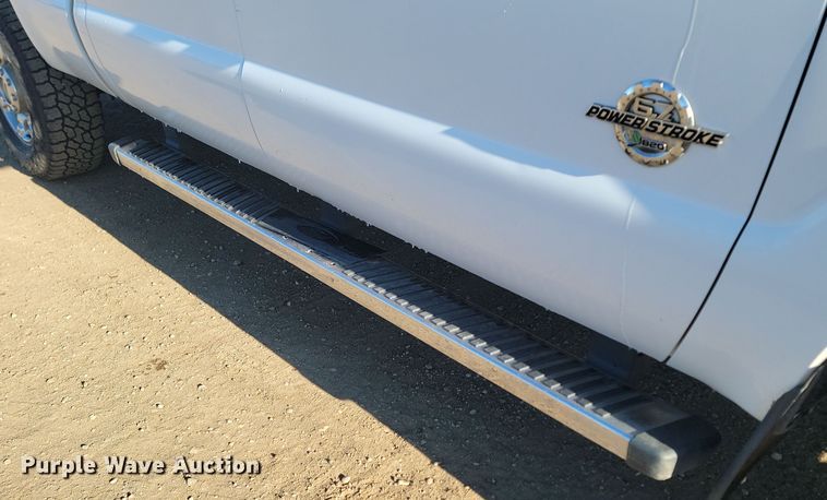 image for item KT9936 2015 Ford F350 Super Duty Lariat  Crew Cab pickup truck