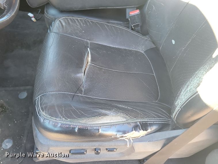 image for item KT9936 2015 Ford F350 Super Duty Lariat  Crew Cab pickup truck