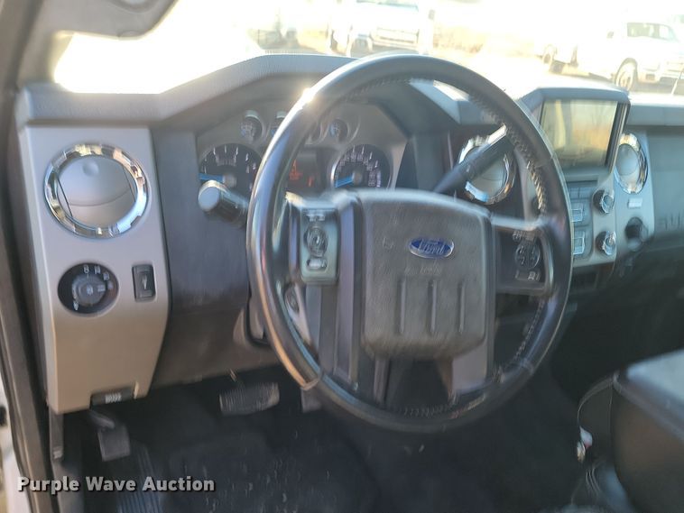 image for item KT9936 2015 Ford F350 Super Duty Lariat  Crew Cab pickup truck