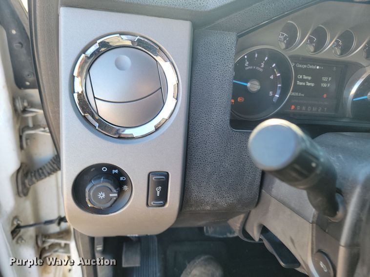 image for item KT9936 2015 Ford F350 Super Duty Lariat  Crew Cab pickup truck