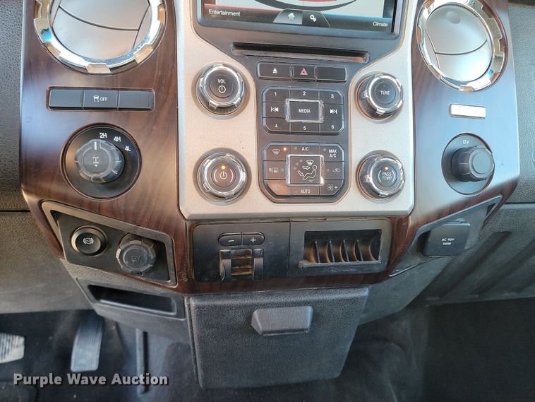 image for item KT9936 2015 Ford F350 Super Duty Lariat  Crew Cab pickup truck