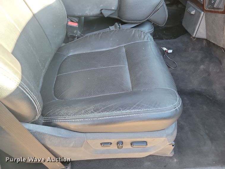 image for item KT9936 2015 Ford F350 Super Duty Lariat  Crew Cab pickup truck