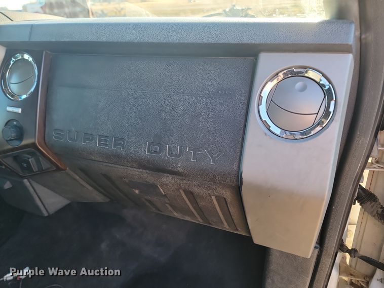 image for item KT9936 2015 Ford F350 Super Duty Lariat  Crew Cab pickup truck