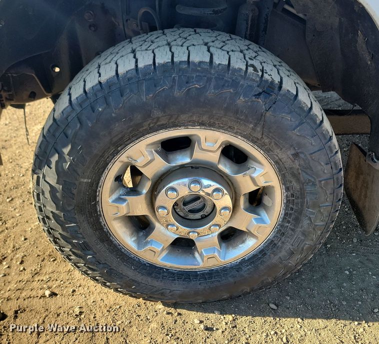 image for item KT9936 2015 Ford F350 Super Duty Lariat  Crew Cab pickup truck