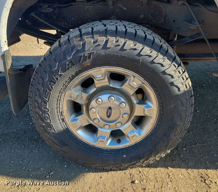 image for item KT9936 2015 Ford F350 Super Duty Lariat  Crew Cab pickup truck