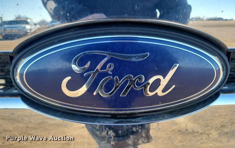 image for item KT9936 2015 Ford F350 Super Duty Lariat  Crew Cab pickup truck