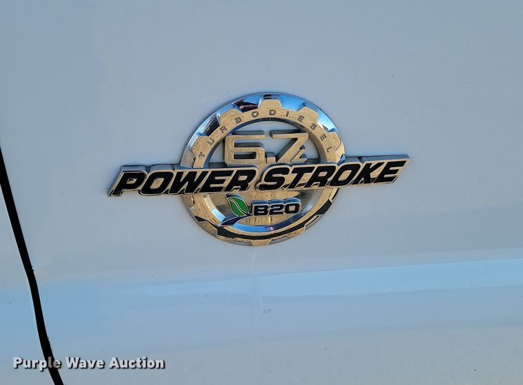 image for item KT9936 2015 Ford F350 Super Duty Lariat  Crew Cab pickup truck