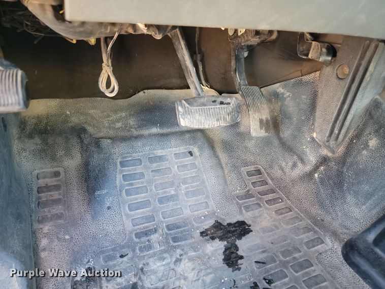 image for item KT9938 2012 Ford F550  Crew Cab flatbed truck