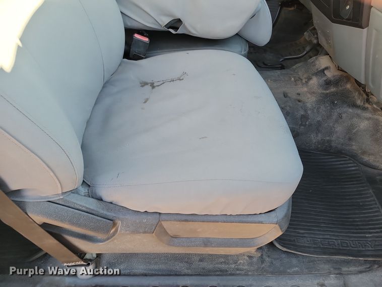 image for item KT9938 2012 Ford F550  Crew Cab flatbed truck