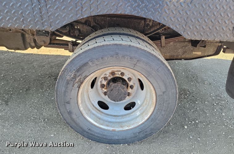 image for item KT9938 2012 Ford F550  Crew Cab flatbed truck