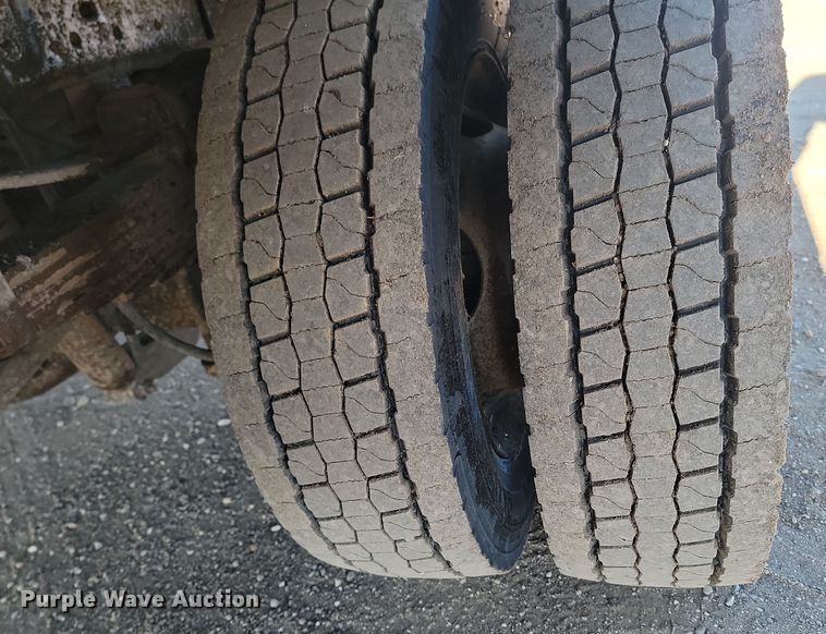 image for item KT9938 2012 Ford F550  Crew Cab flatbed truck