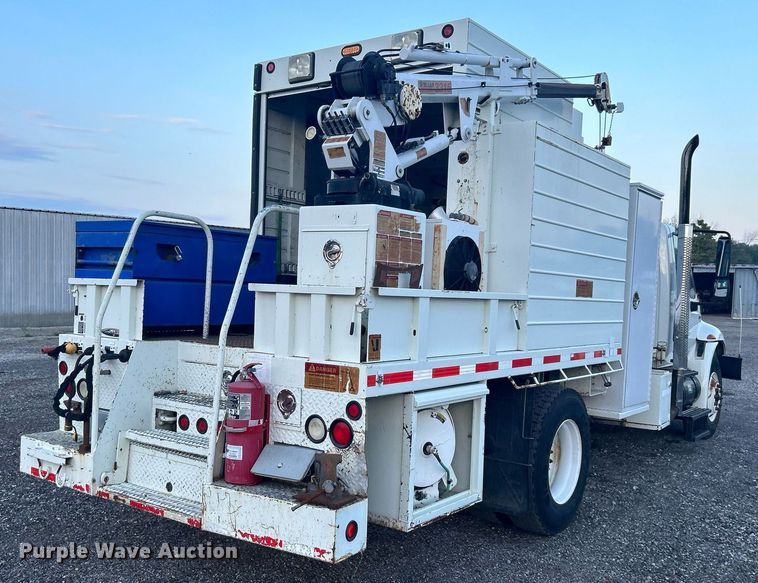 image for item KW9057 2008 International 4300  utility / service truck