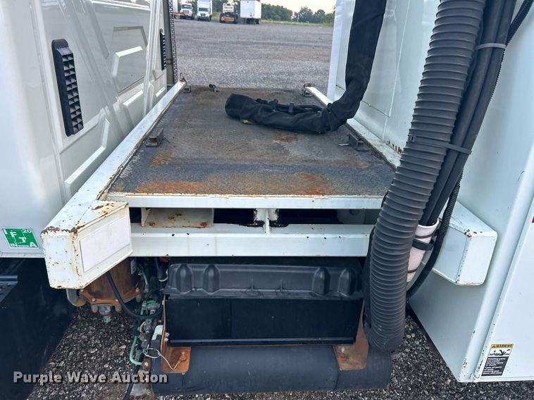 image for item KW9057 2008 International 4300  utility / service truck