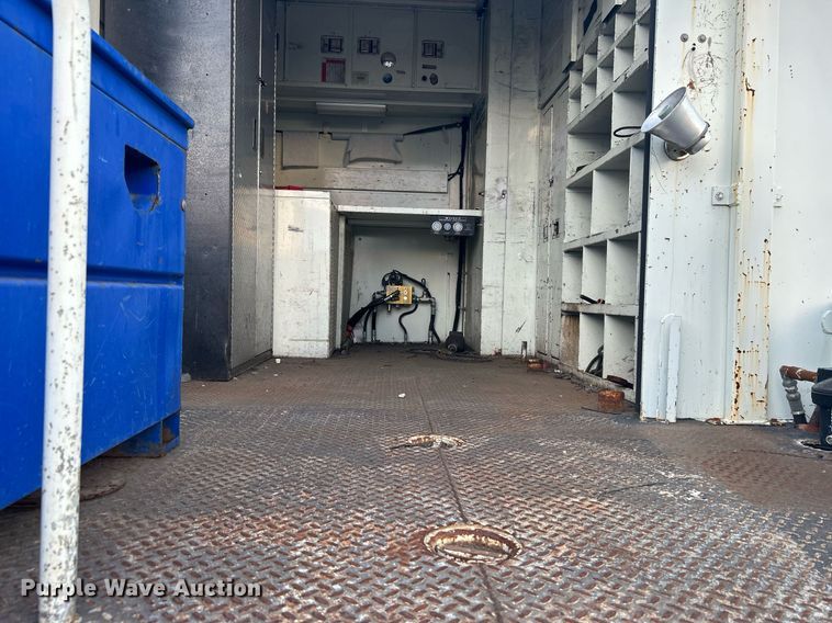 image for item KW9057 2008 International 4300  utility / service truck