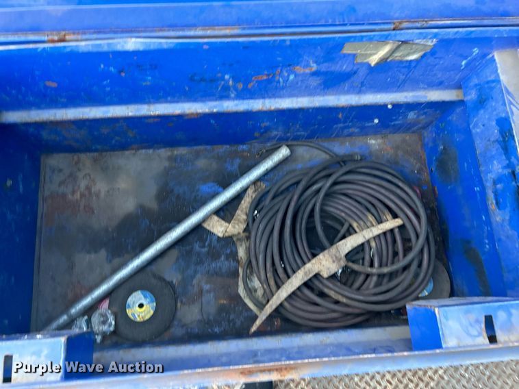 image for item KW9057 2008 International 4300  utility / service truck