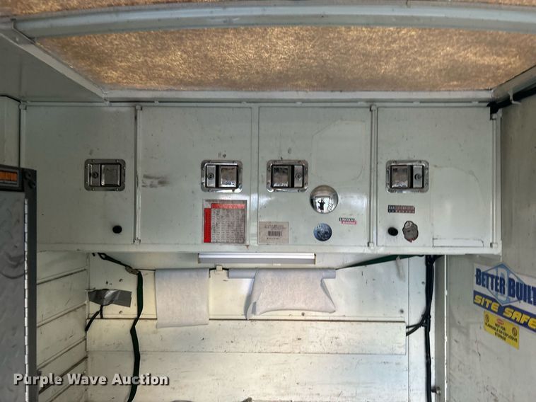 image for item KW9057 2008 International 4300  utility / service truck