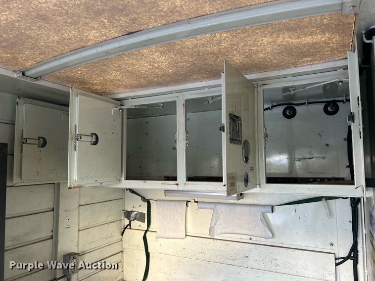 image for item KW9057 2008 International 4300  utility / service truck