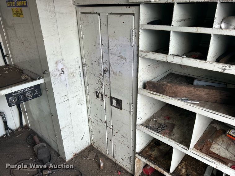 image for item KW9057 2008 International 4300  utility / service truck