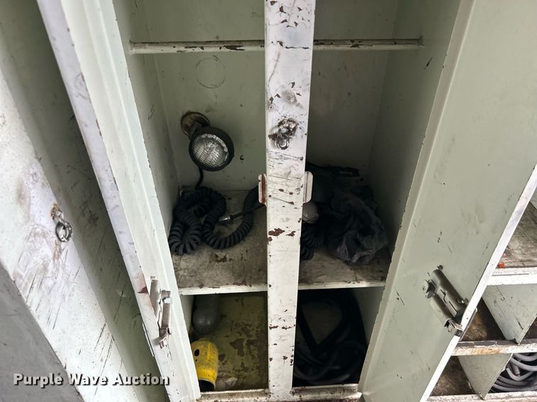 image for item KW9057 2008 International 4300  utility / service truck