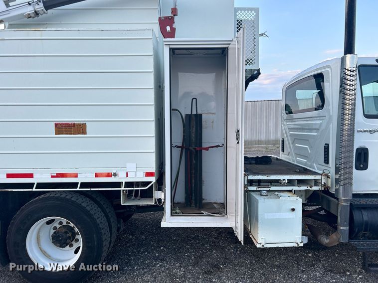 image for item KW9057 2008 International 4300  utility / service truck