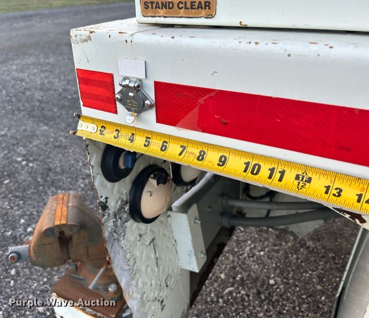 image for item KW9057 2008 International 4300  utility / service truck