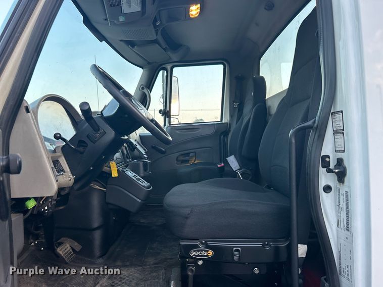 image for item KW9057 2008 International 4300  utility / service truck