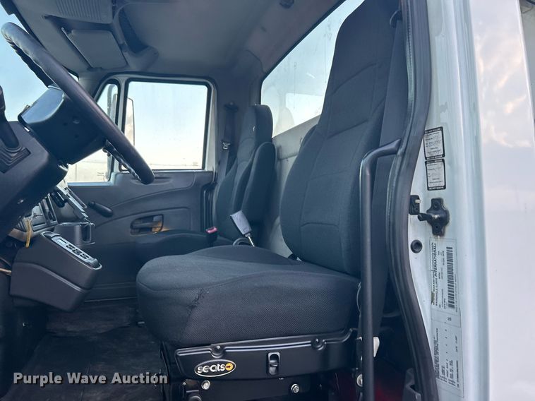 image for item KW9057 2008 International 4300  utility / service truck