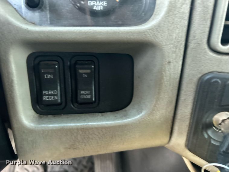 image for item KW9057 2008 International 4300  utility / service truck