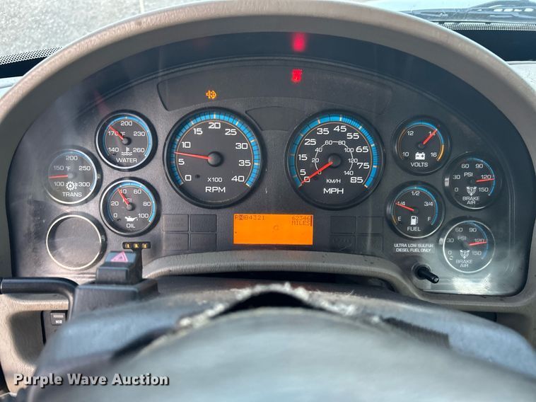 image for item KW9057 2008 International 4300  utility / service truck