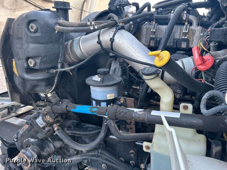 image for item KW9057 2008 International 4300  utility / service truck